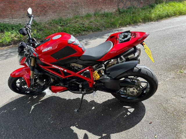 848 streetfighter  1