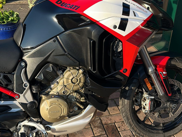 Ducati Multistrada V4s travel & radar 4