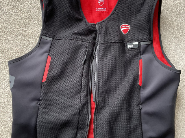 Ducati Smart Air Vest  0