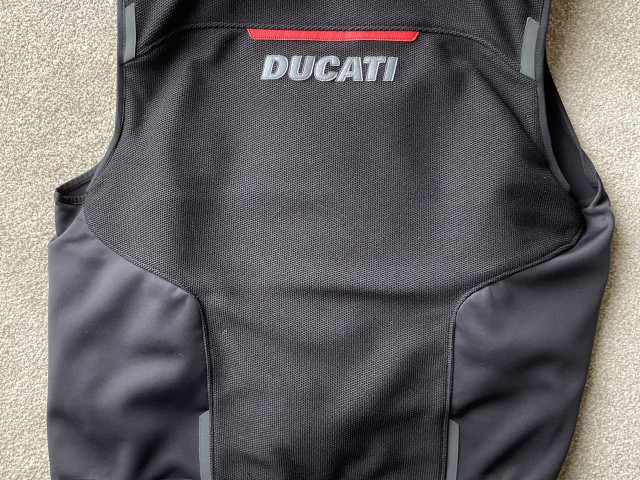 Ducati Smart Air Vest  1