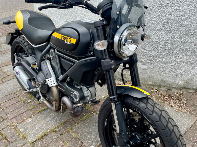 2016 DUCATI SCRAMBLER 800 FULL THROTTLE - Only 1848 Miles 2