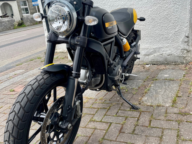 2016 DUCATI SCRAMBLER 800 FULL THROTTLE - Only 1848 Miles 5