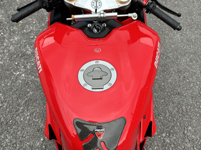 Ducati 1098s  9