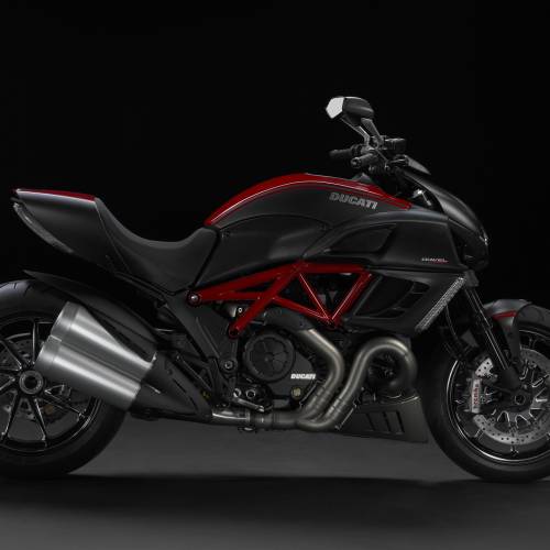 Diavel Carbon Red