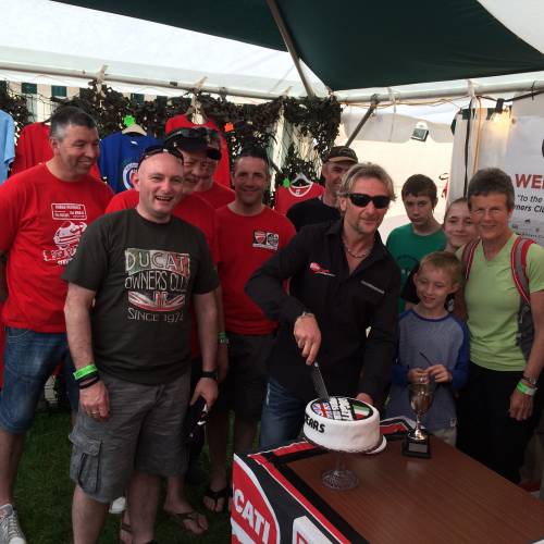 BMF Bike Show 2014 Foggy cuts the clubs 40th anniversary cake