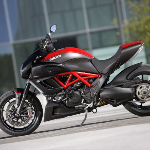 Diavel Carbon Red